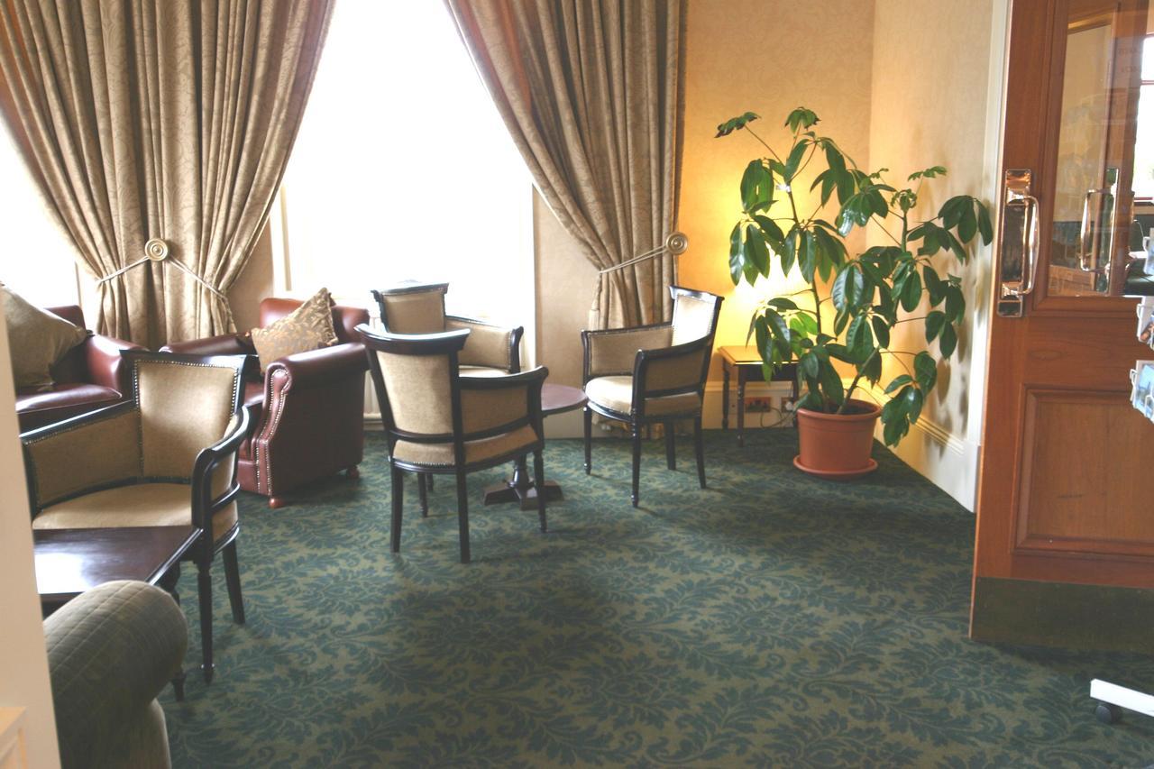 פורט ויליאם Alexandra Hotel מראה חיצוני תמונה